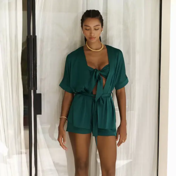 Casual shirt (includes belt)
